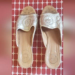 SOLD             EUC JACK ROGERS BROOKE WEDGE PLATINUM SZ 8.5